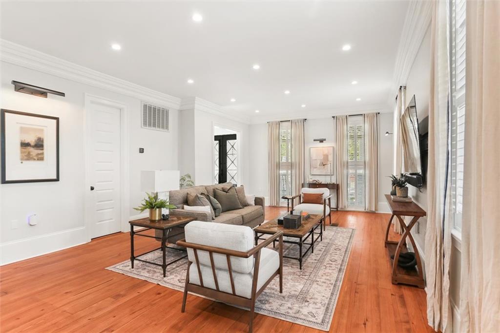 915 HENRY CLAY Avenue