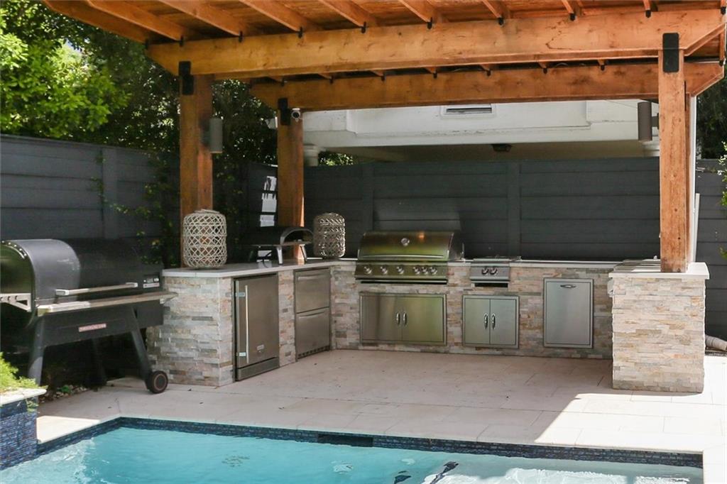 915 HENRY CLAY Avenue