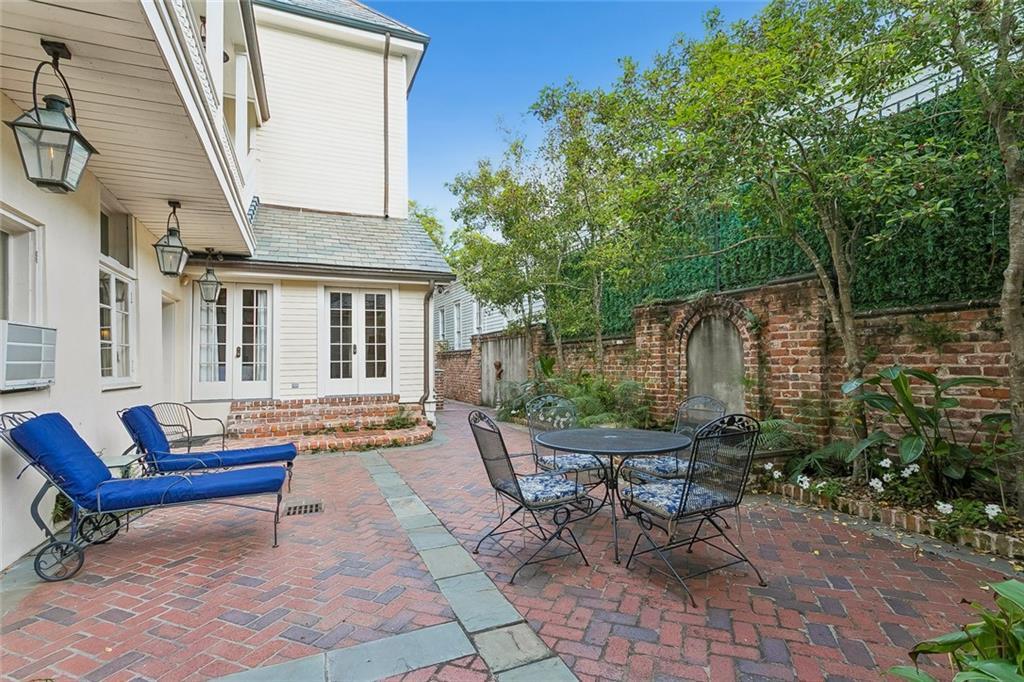 622 ESPLANADE Avenue