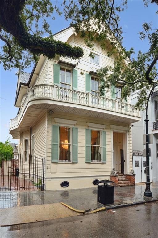 622 ESPLANADE Avenue