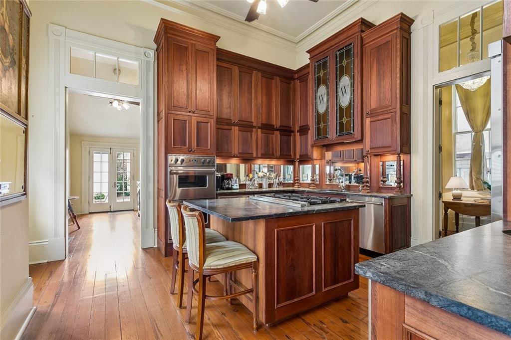 622 ESPLANADE Avenue