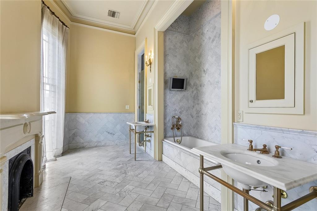 622 ESPLANADE Avenue