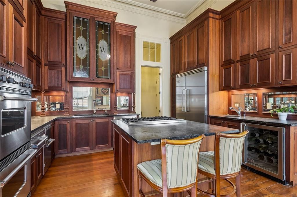 622 ESPLANADE Avenue