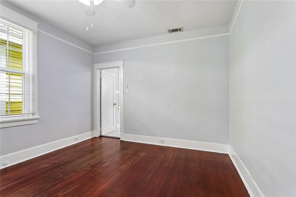 619 NINTH Street Left