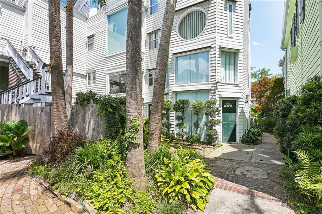 1252 ESPLANADE Avenue 2