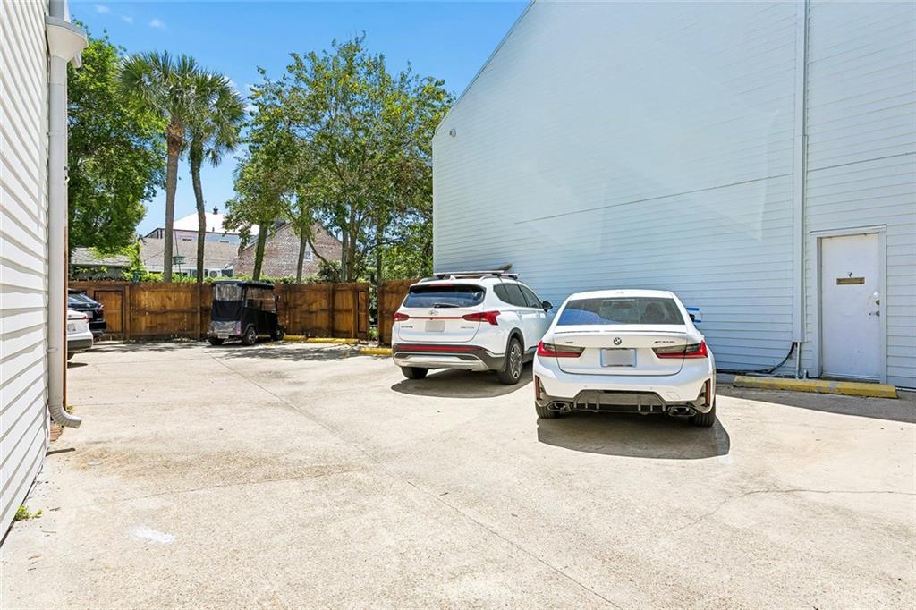 1252 ESPLANADE Avenue 2