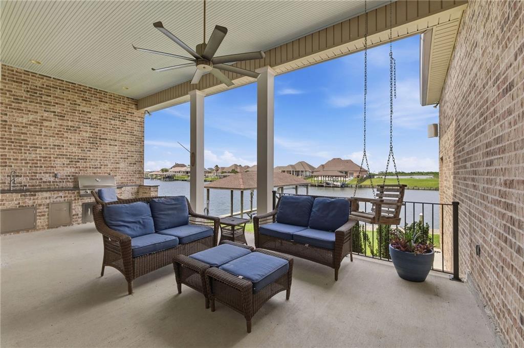1632 VELA Cove