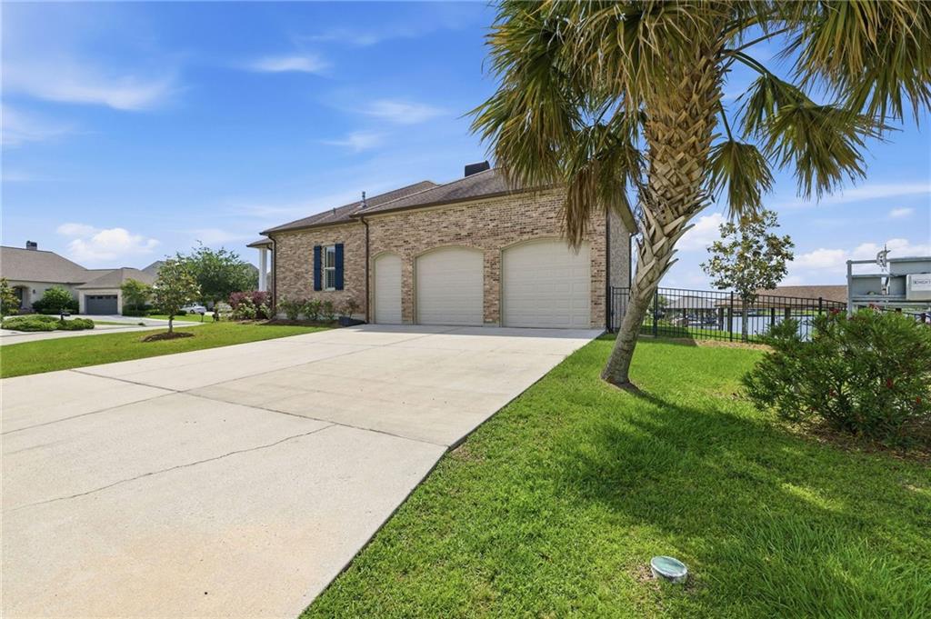 1632 VELA Cove