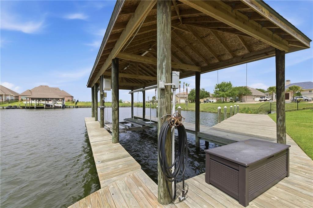 1632 VELA Cove