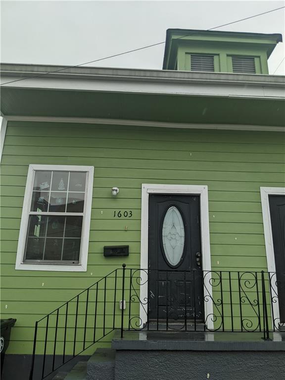 1603 MARIGNY Street