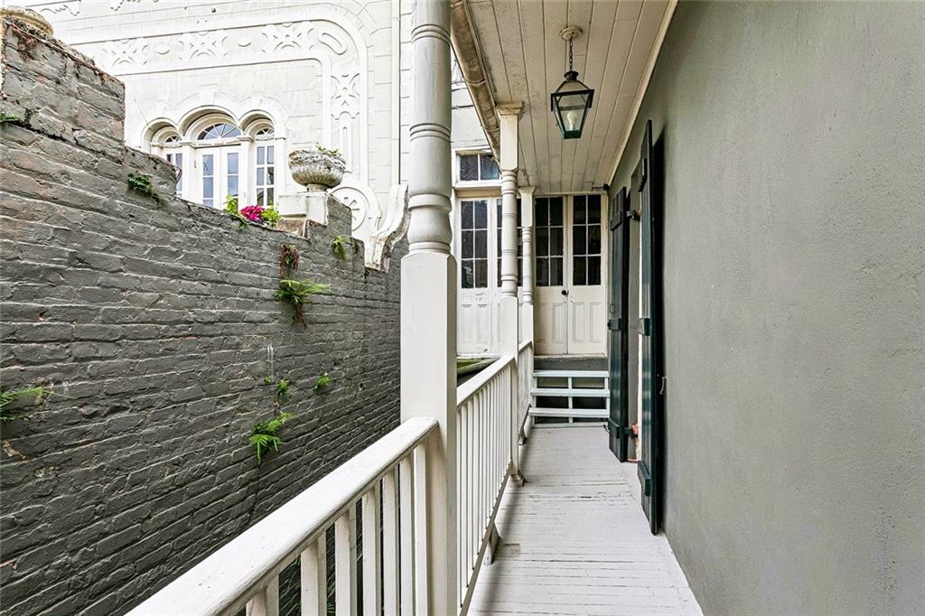 525 DUMAINE Street 102