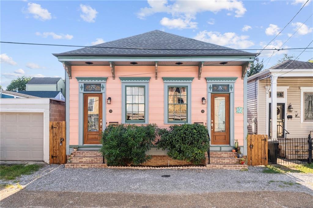 712 HARMONY Street