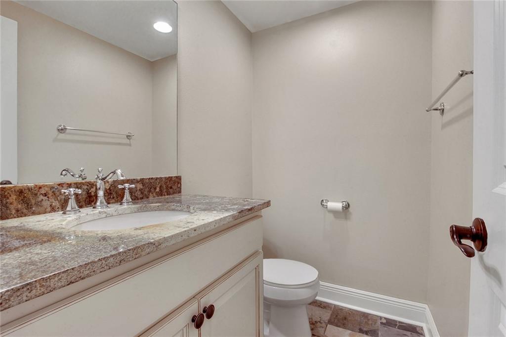1041 URSULINES Avenue 104
