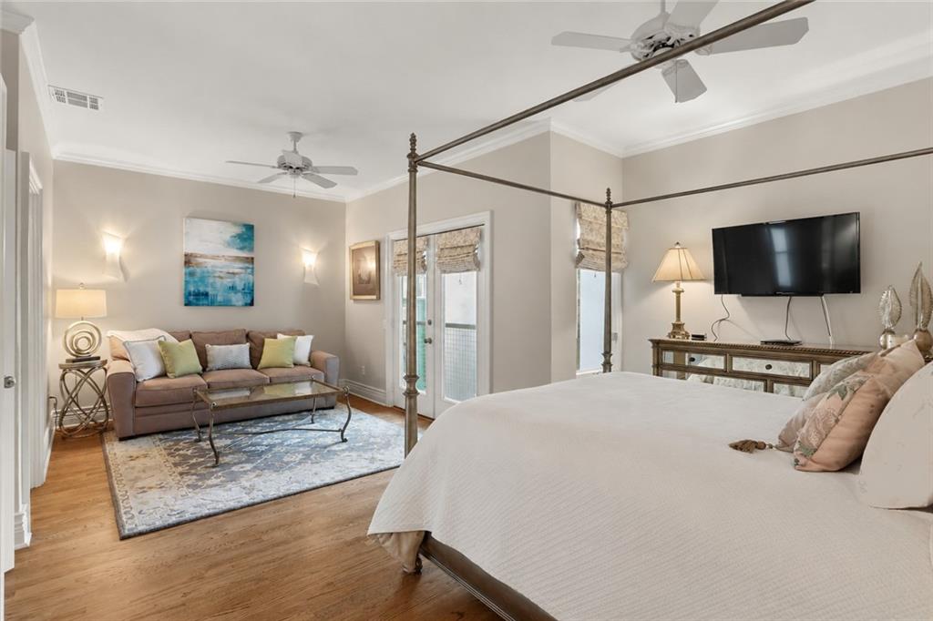 1201 CHARTRES Street 19