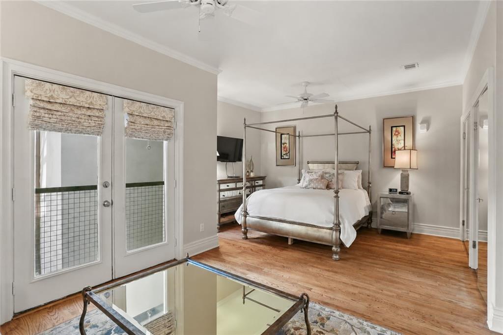 1201 CHARTRES Street 19