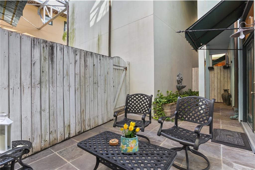 1201 CHARTRES Street 19