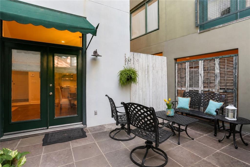 1201 CHARTRES Street 19