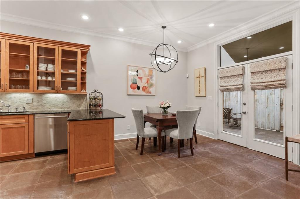 1201 CHARTRES Street 19