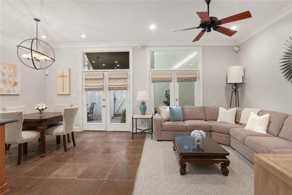 1201 CHARTRES Street 19