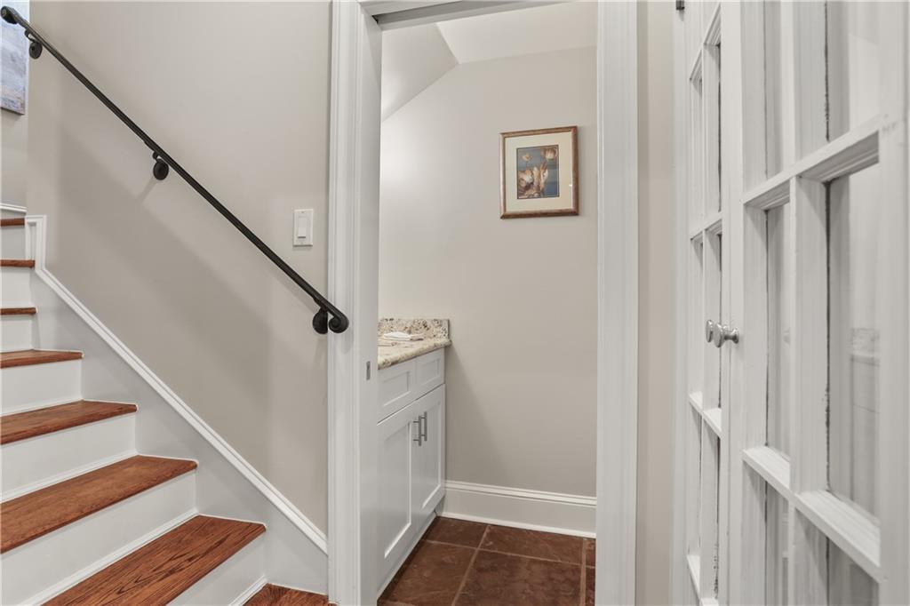 1201 CHARTRES Street 19
