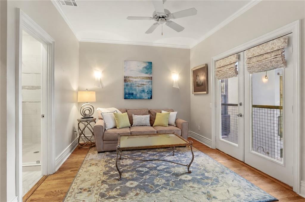 1201 CHARTRES Street 19