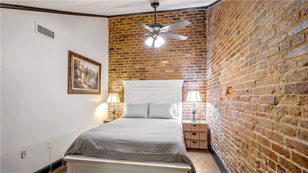 922 CHARTRES Street D
