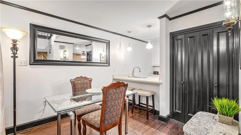 922 CHARTRES Street D
