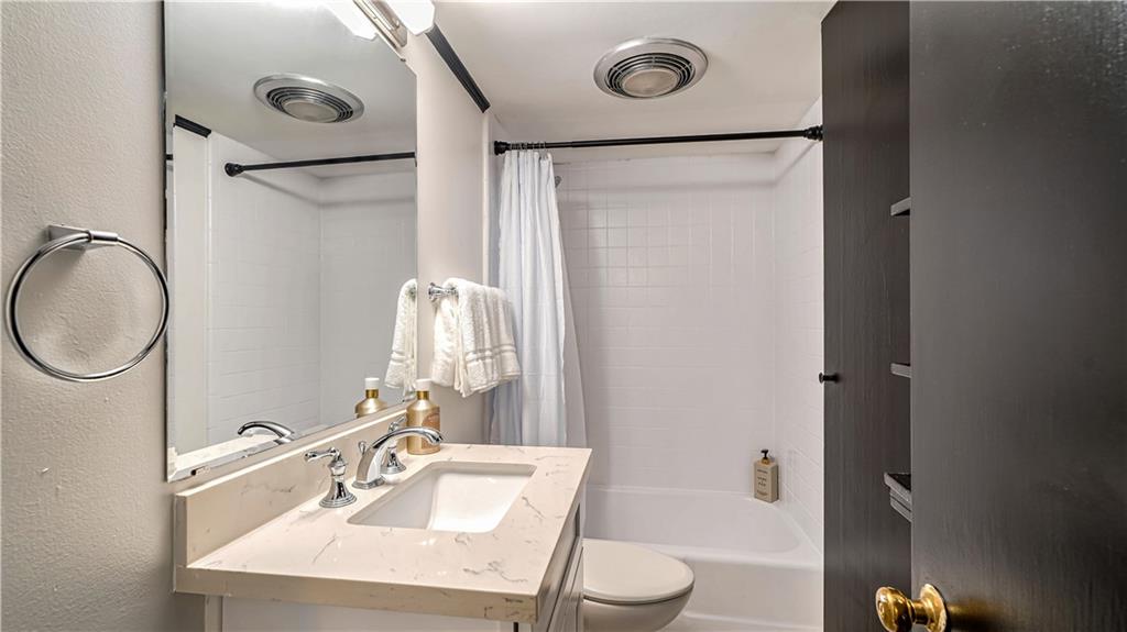 922 CHARTRES Street D