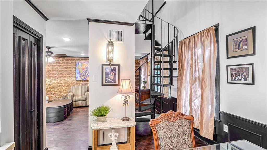 922 CHARTRES Street D