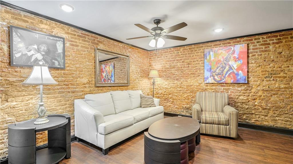 922 CHARTRES Street D
