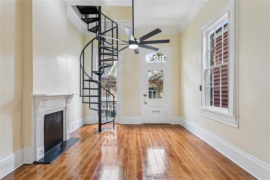 622- 24 BURGUNDY Street