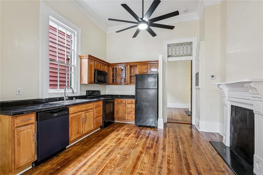 622- 24 BURGUNDY Street