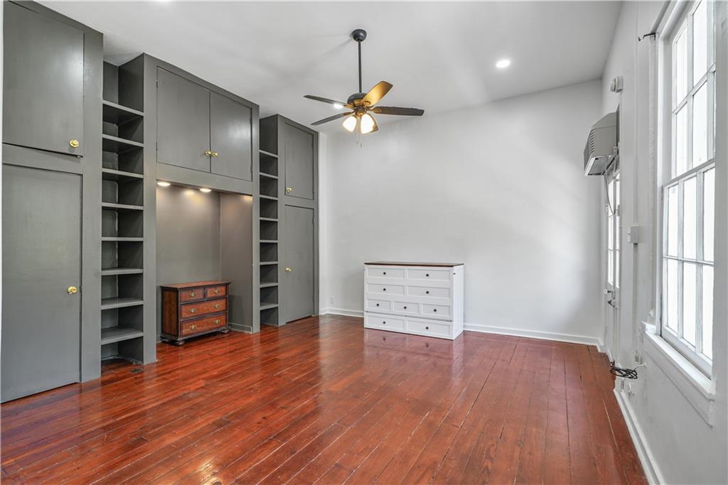 920 CHARTRES Street 2