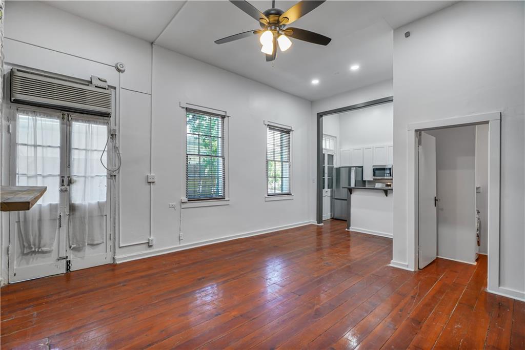 920 CHARTRES Street 1