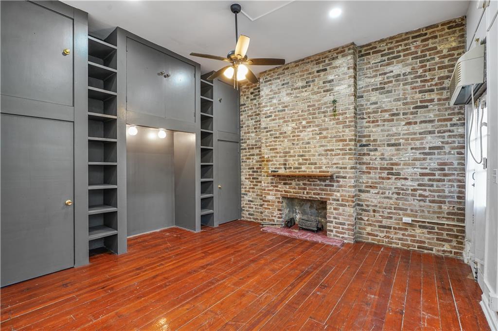 920 CHARTRES Street 1