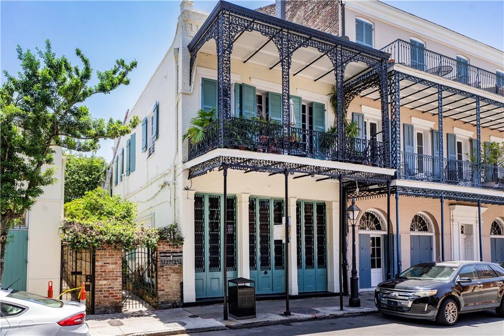 920 CHARTRES Street 1