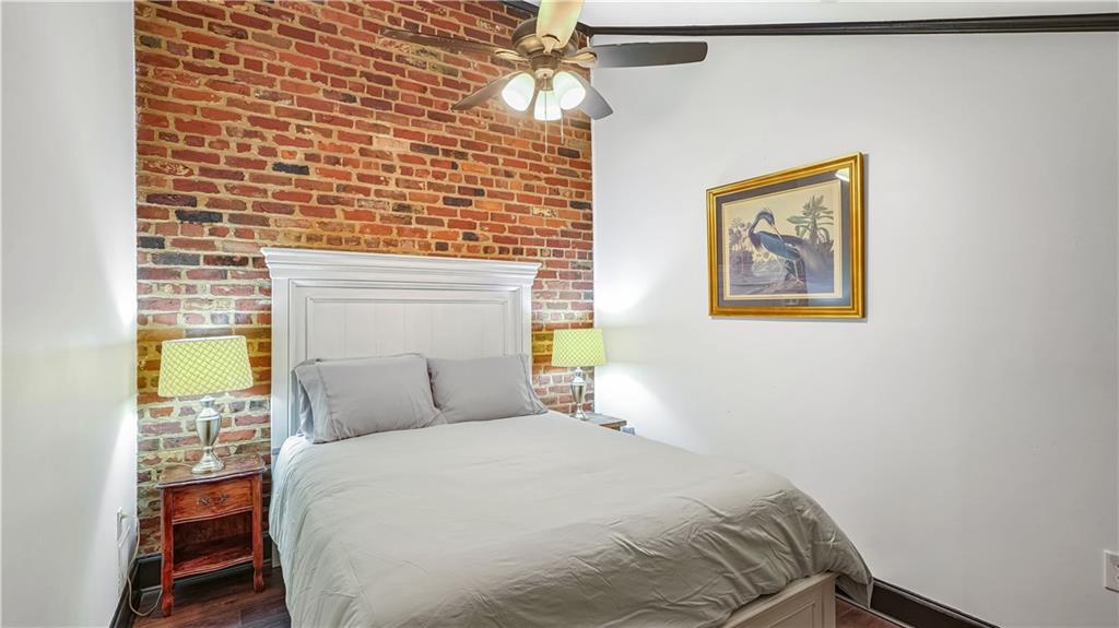 922 CHARTRES Street B