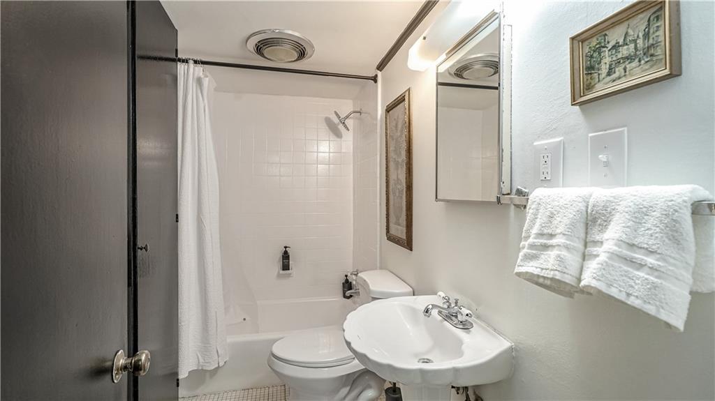 922 CHARTRES Street B