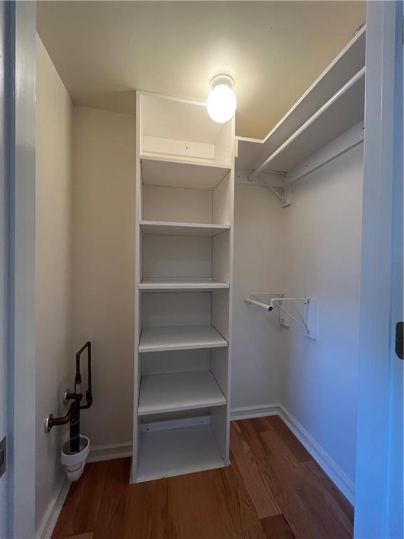 237 DAUPHINE Street 7