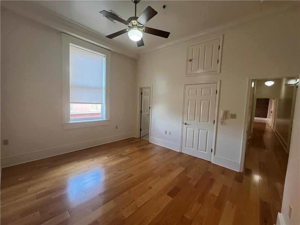 237 DAUPHINE Street 7