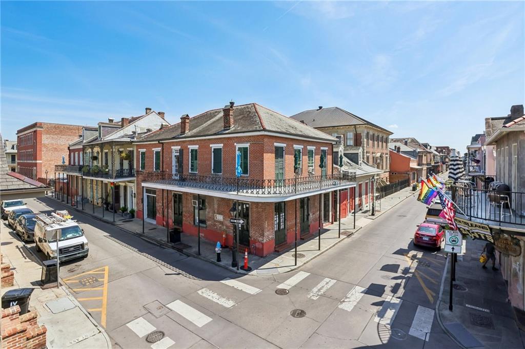 735-741 DAUPHINE Street
