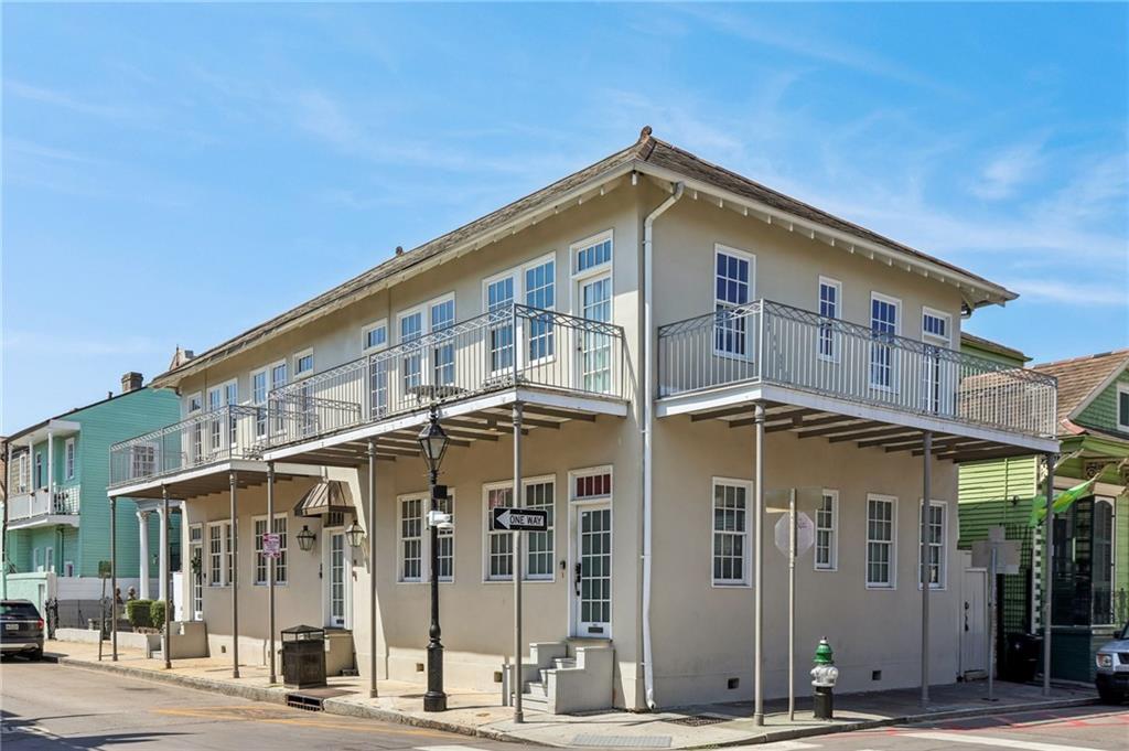 735-741 DAUPHINE Street