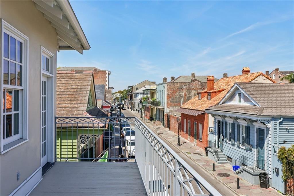 735-741 DAUPHINE Street