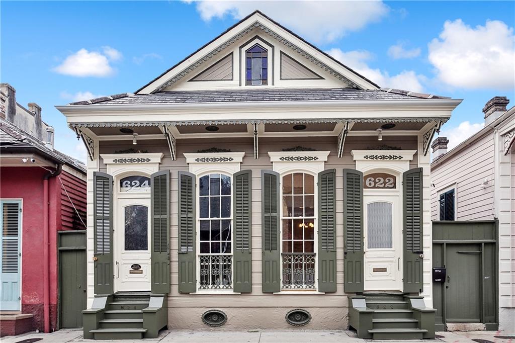 622 BURGUNDY Street A