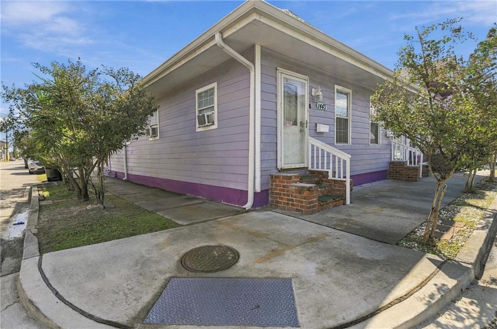 1443 TOURO Street