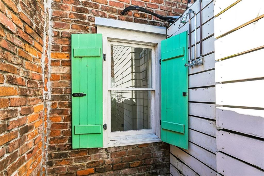 2721 DECATUR Street