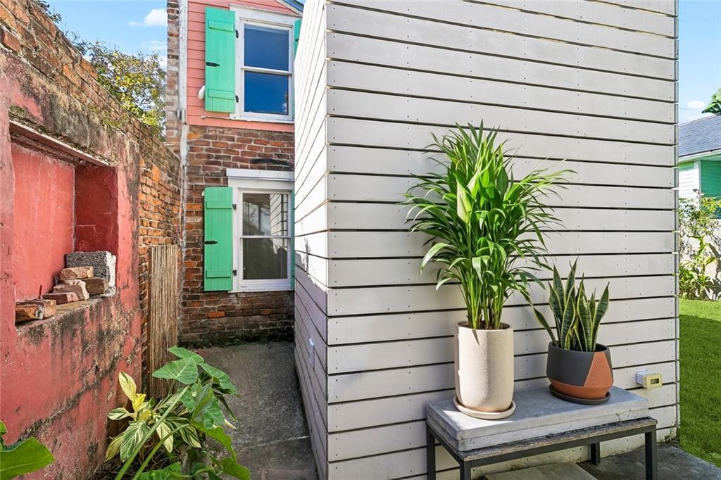 2721 DECATUR Street