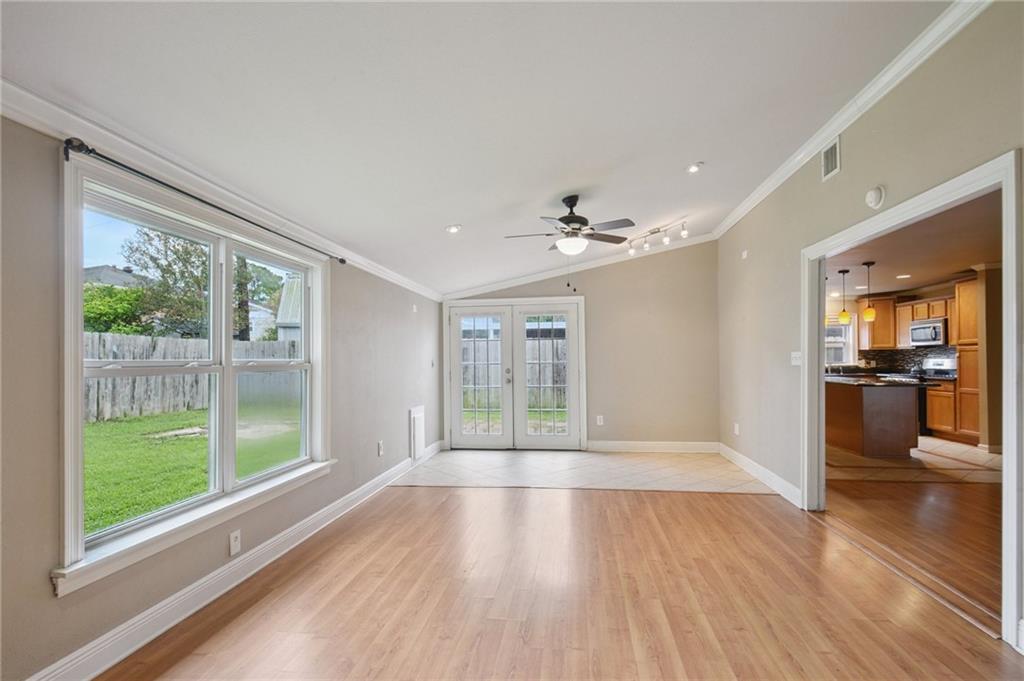 2636 SOMERSET Drive