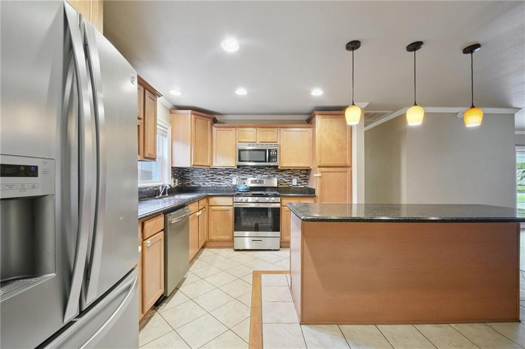 2636 SOMERSET Drive