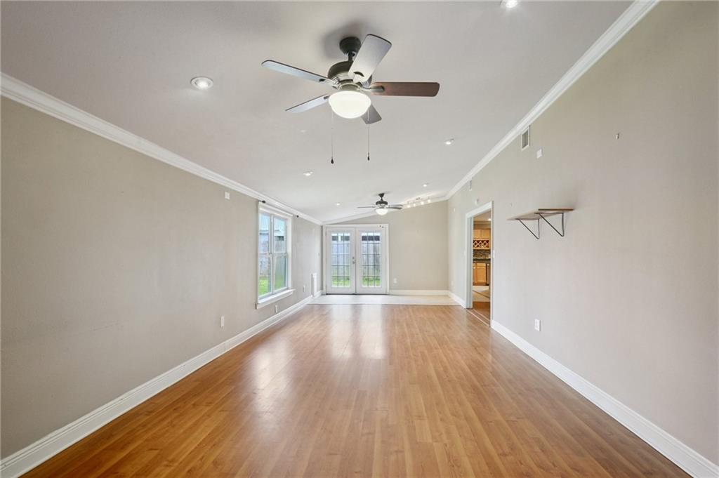 2636 SOMERSET Drive